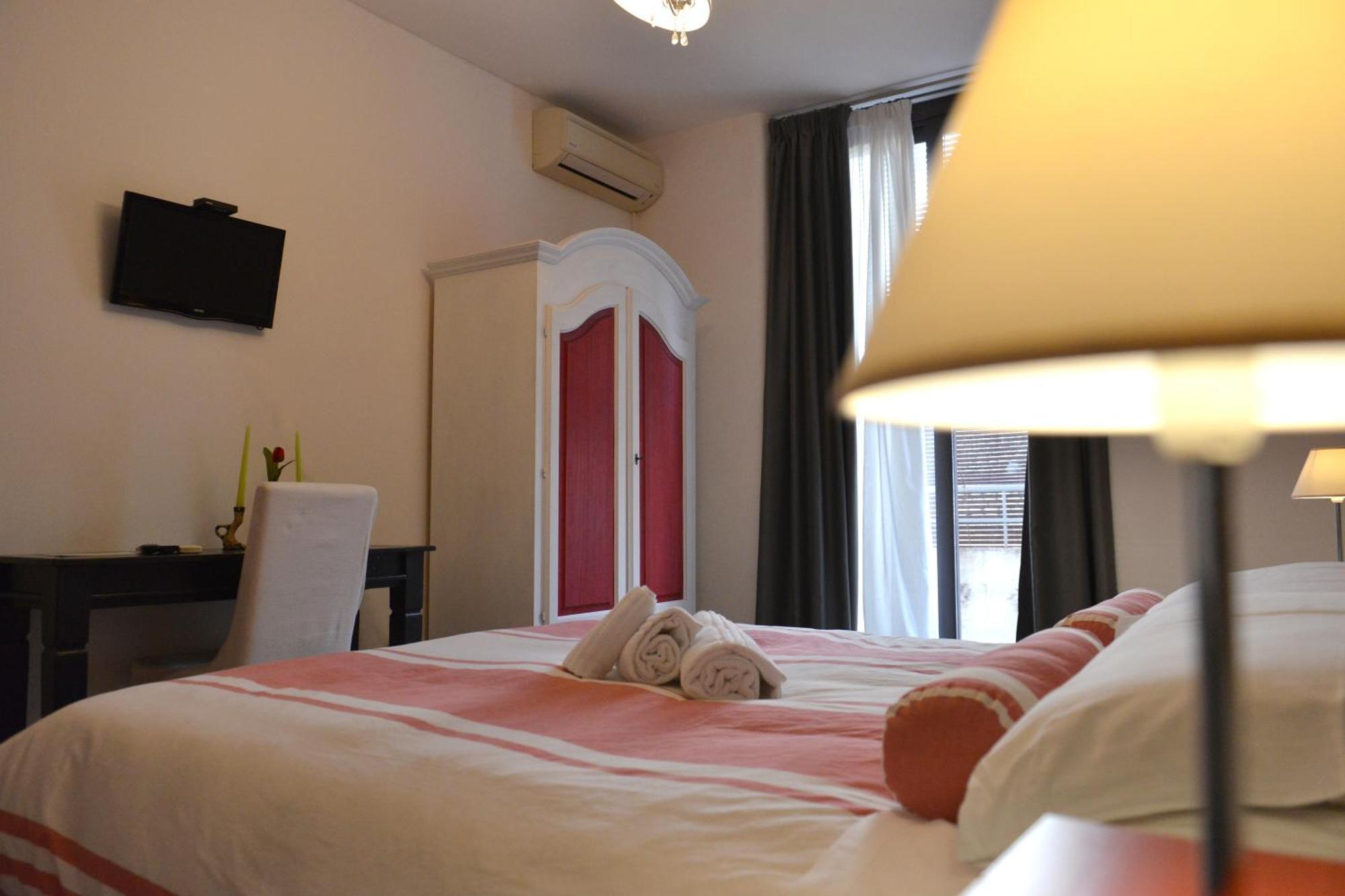 Residenza Del Turista Bed & Breakfast Catania Bagian luar foto